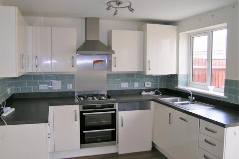 4 bedroom terraced house to rent, Hutton Close, Trowbridge BA14