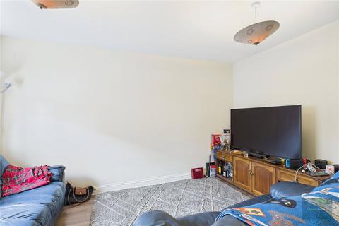 4 bedroom terraced house to rent, Hutton Close, Trowbridge BA14