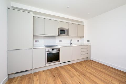 undefined, Farnborough Road, Farnborough, GU14
