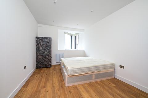 undefined, Farnborough Road, Farnborough, GU14