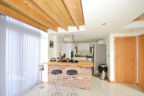 2 bedroom barn conversion to rent, Church Road Havenstreet PO33