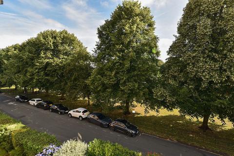 2 bedroom flat for sale, Moorside, Knutsford, WA16