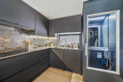 20 Lodge Drive, Truro, TR1 1TX