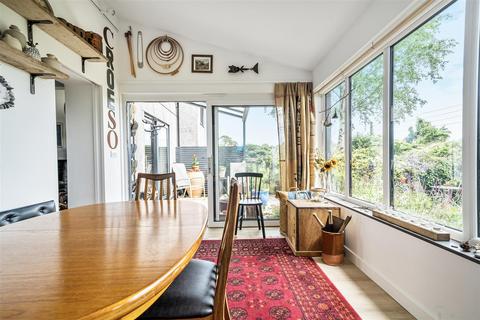 20 Lodge Drive, Truro, TR1 1TX