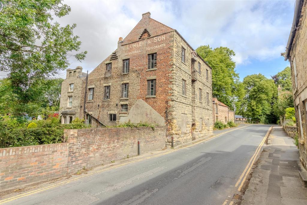 32 Undercliffe External (3 of 10)[1].jpg
