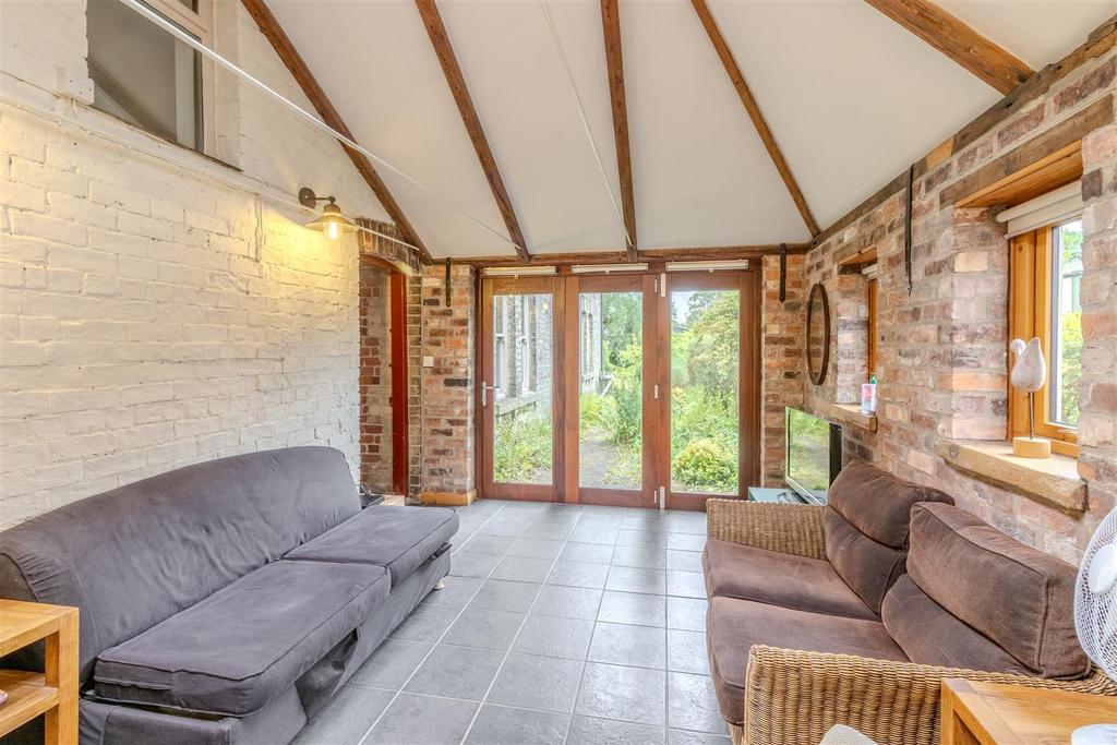 32 Undercliffe (8 of 27)[1].jpg