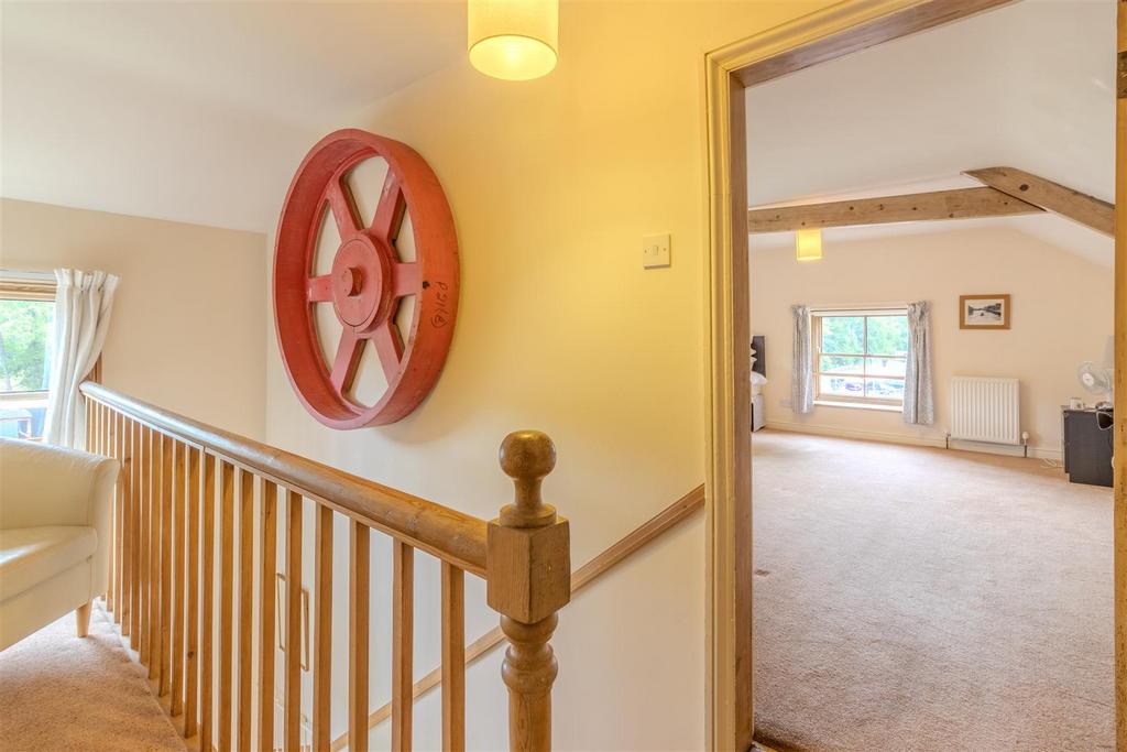 32 Undercliffe (21 of 27)[1].jpg