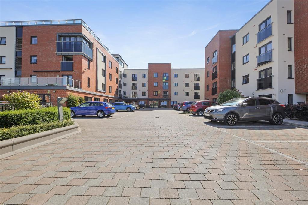 12-0fd3 SN - MCS - 38 Marbury Court, Chester Way, N
