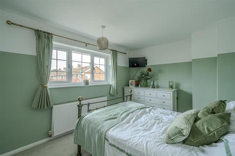 5 Cherry Orchard, Hemel Hempstead, HP1 3NQ