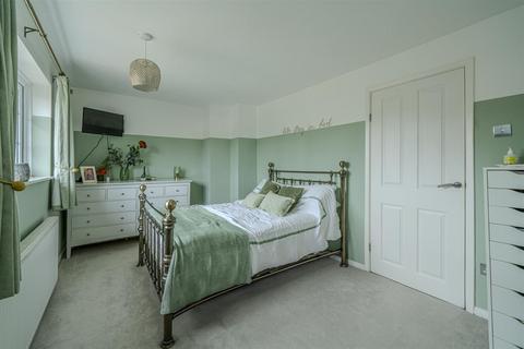 5 Cherry Orchard, Hemel Hempstead, HP1 3NQ