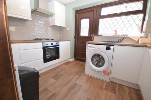 3 bedroom detached bungalow for sale, Hemsby Road, Castleford