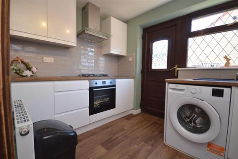 3 bedroom detached bungalow for sale, Hemsby Road, Castleford