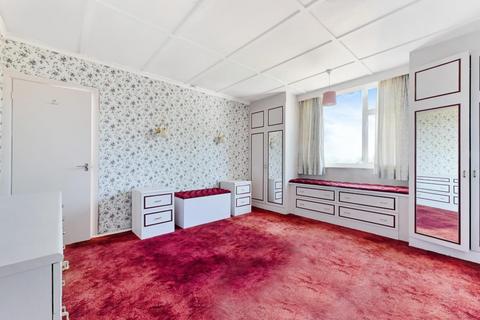 4 bedroom semi-detached house for sale, Park Avenue West, Stoneleigh
