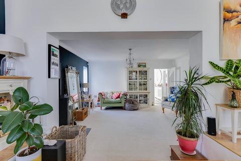 undefined, Powys Close, Dinas Powys, The Vale Of Glamorgan. CF64 4LQ