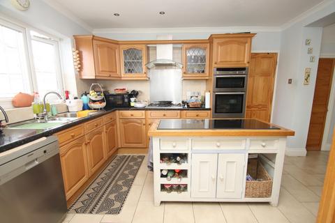 1 Daleside, Orpington, BR6 6EG