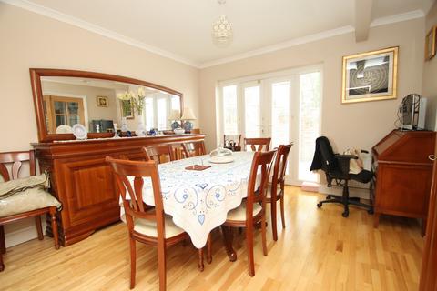 1 Daleside, Orpington, BR6 6EG