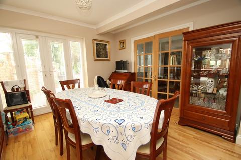 1 Daleside, Orpington, BR6 6EG