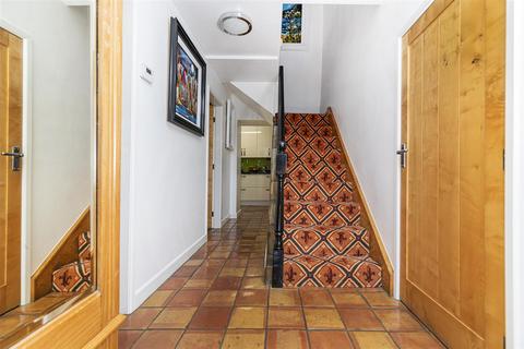 undefined, Thornhill Road, Huddersfield HD3