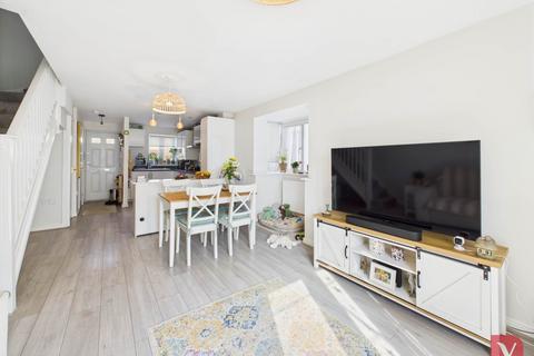 2 bedroom end of terrace house for sale, Hutton Close, Luton LU4