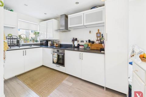 2 bedroom end of terrace house for sale, Hutton Close, Luton LU4