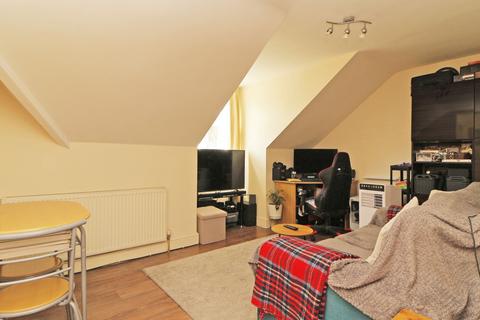 2 bedroom flat for sale, Humber Road, London, SE3