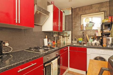 2 bedroom flat for sale, Humber Road, London, SE3