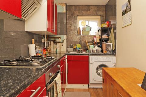 2 bedroom flat for sale, Humber Road, London, SE3
