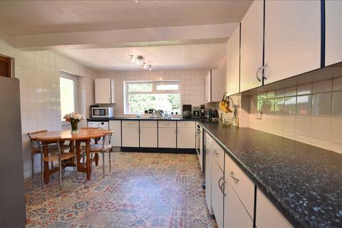 4 bedroom semi-detached house for sale, Millfield Road, Chorley