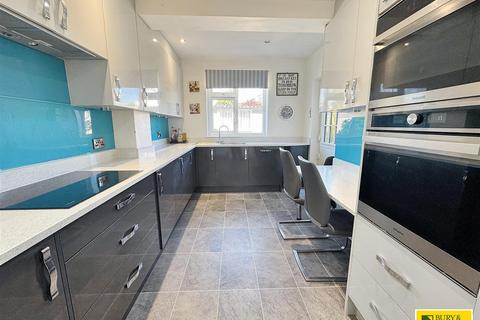 3 bedroom semi-detached house for sale, Ashbourne Road, Buxton