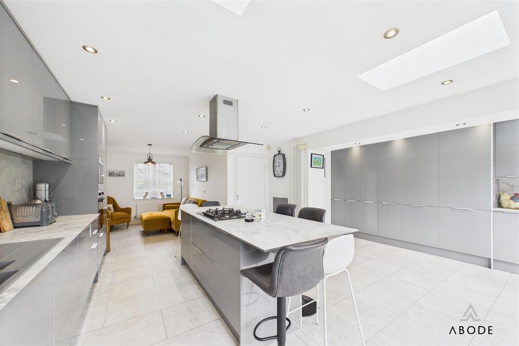 CAM02696 G0-PR0655-STILL022.jpg