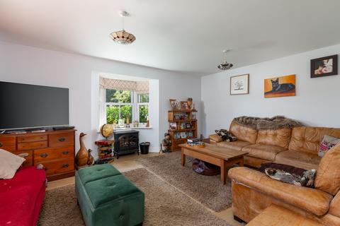 8 Blunden Way, Horley, RH6 8GJ