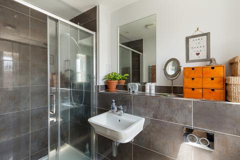 8 Blunden Way, Horley, RH6 8GJ