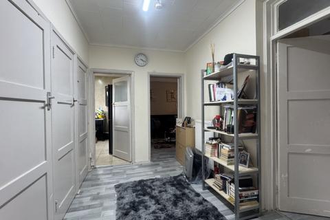 2 bedroom flat for sale, Newland Court, Forty Lane, Wembley Park, HA9