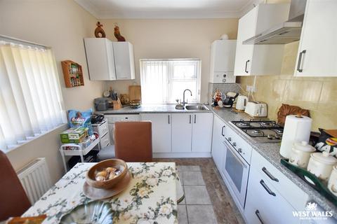 2 bedroom cottage for sale, Wiston Street, Pembroke