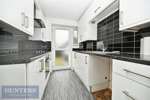 3 bedroom detached house to rent, Aire View, Yeadon