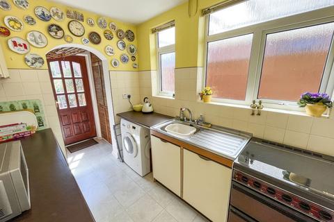 3 bedroom semi-detached house for sale, Turnbull Drive, Leicestershire LE3