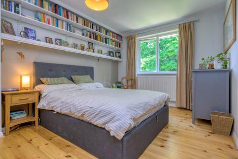 12 Longhurst Close, Caversham, Reading, RG4 5ER