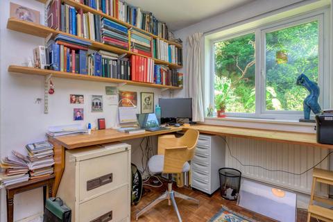 12 Longhurst Close, Caversham, Reading, RG4 5ER