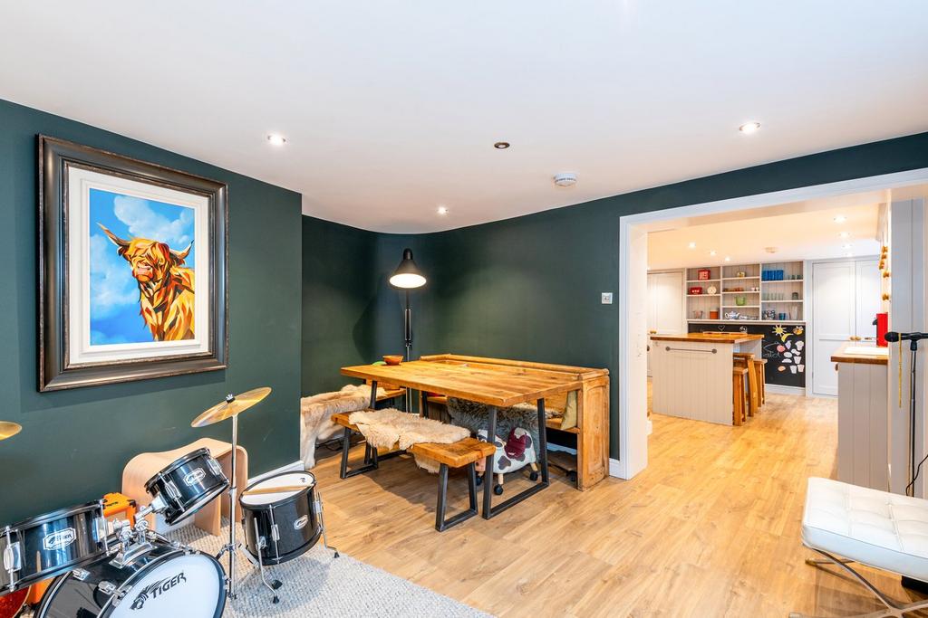 Dining Lounge