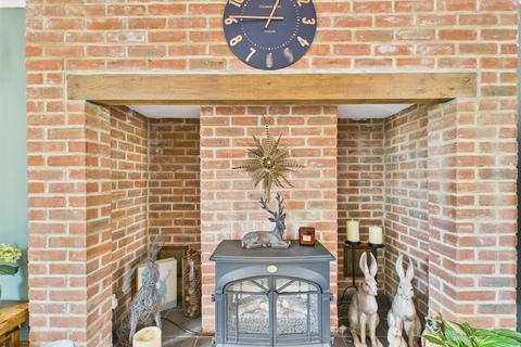 5 bedroom detached house for sale, Cheltenham Road East, Gloucester