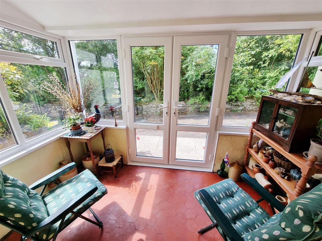 Sun Room / Porch