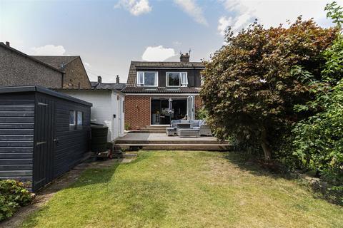 48 Ashfield Road, Greetland, Halifax, HX4 8HY