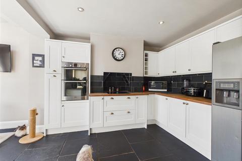 5 bedroom semi-detached house for sale, Macclesfield Old Road, Buxton