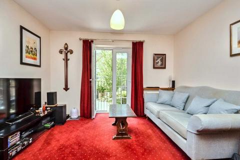 12 Armstrong House Bridgwater Close, Harnham, Salisbury, SP2 8PE