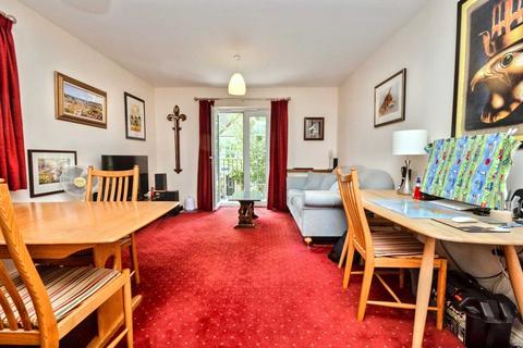 12 Armstrong House Bridgwater Close, Harnham, Salisbury, SP2 8PE