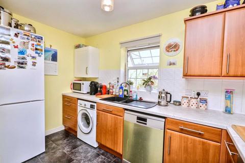 12 Armstrong House Bridgwater Close, Harnham, Salisbury, SP2 8PE