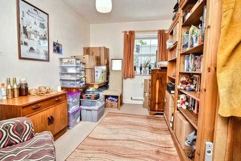 12 Armstrong House Bridgwater Close, Harnham, Salisbury, SP2 8PE