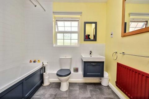 12 Armstrong House Bridgwater Close, Harnham, Salisbury, SP2 8PE