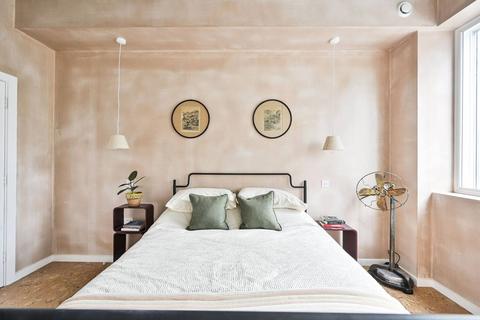 2 bedroom flat for sale, The Curve, Ladbroke Grove, London, W10