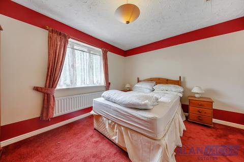 73 Jasmine Road, Rush Green, Romford, RM7 0WZ